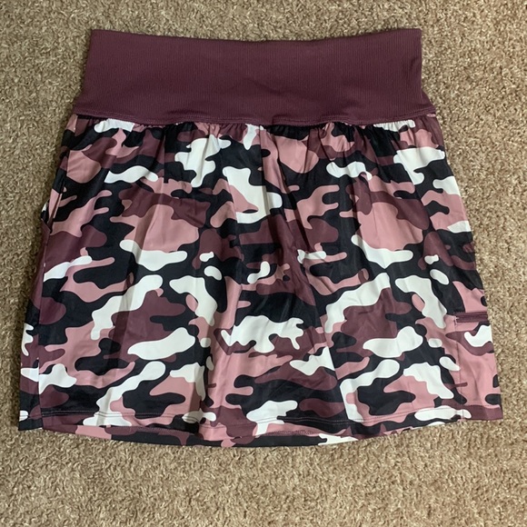 Zuda Skort in Pink Camo size Small - Picture 4 of 4